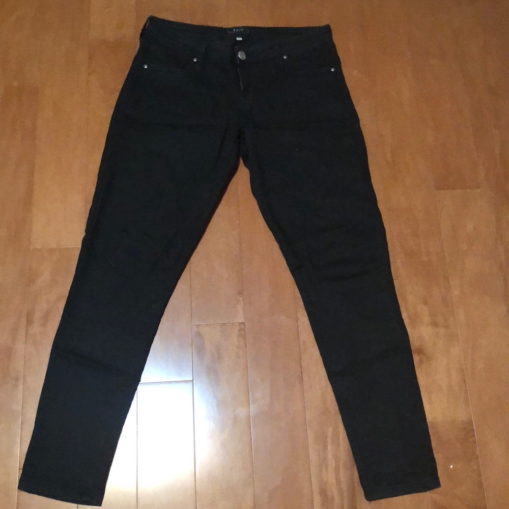 Black skinny jeans